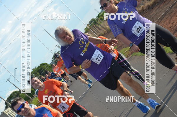 Buy your photos of the event1 Beer Run Expo guas on Fotop