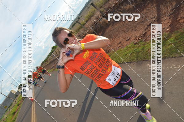 Buy your photos of the event1 Beer Run Expo guas on Fotop
