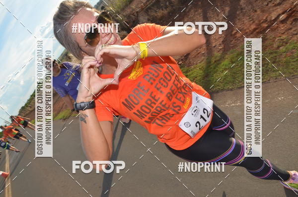 Buy your photos of the event1 Beer Run Expo guas on Fotop