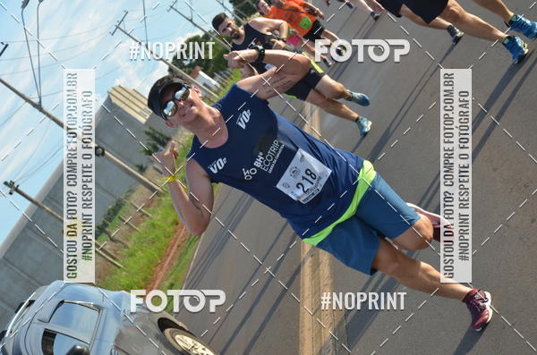 Buy your photos of the event1 Beer Run Expo guas on Fotop