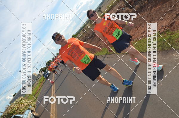 Buy your photos of the event1 Beer Run Expo guas on Fotop