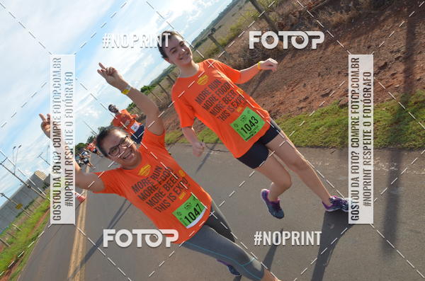 Buy your photos of the event1 Beer Run Expo guas on Fotop