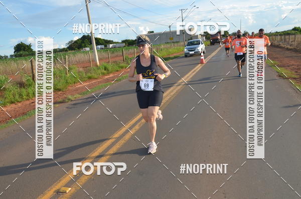 Buy your photos of the event1 Beer Run Expo guas on Fotop