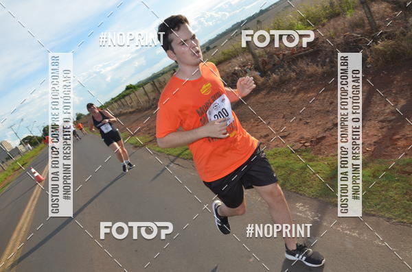 Buy your photos of the event1 Beer Run Expo guas on Fotop