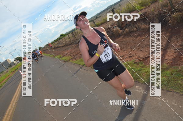 Buy your photos of the event1 Beer Run Expo guas on Fotop