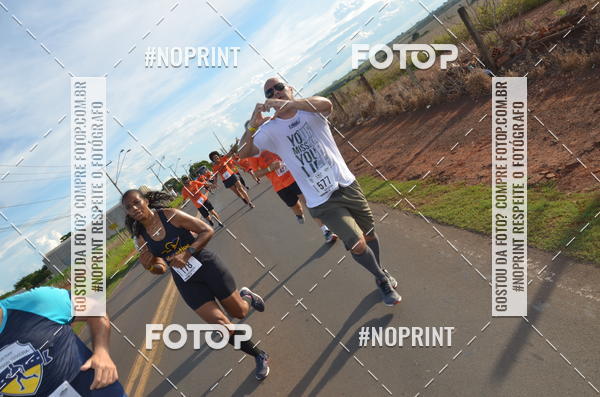 Buy your photos of the event1 Beer Run Expo guas on Fotop