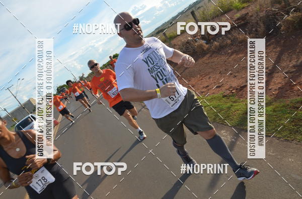 Buy your photos of the event1 Beer Run Expo guas on Fotop
