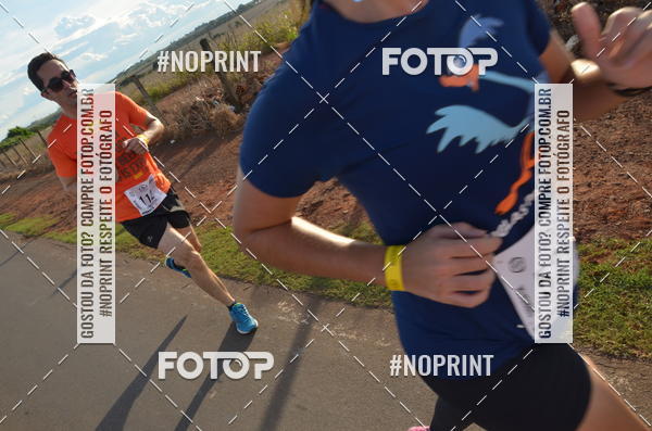 Buy your photos of the event1 Beer Run Expo guas on Fotop