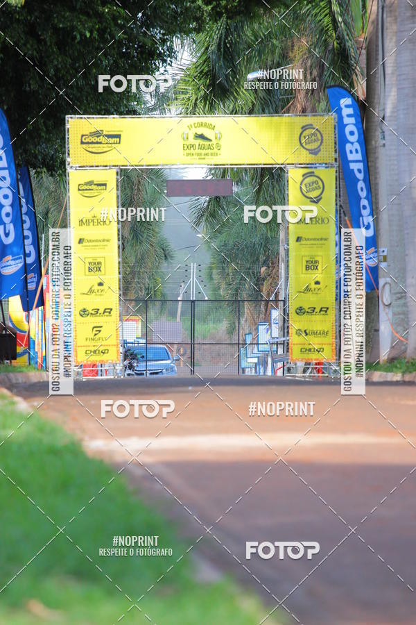 Buy your photos of the event1 Beer Run Expo guas on Fotop