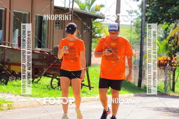 Buy your photos of the event1 Beer Run Expo guas on Fotop