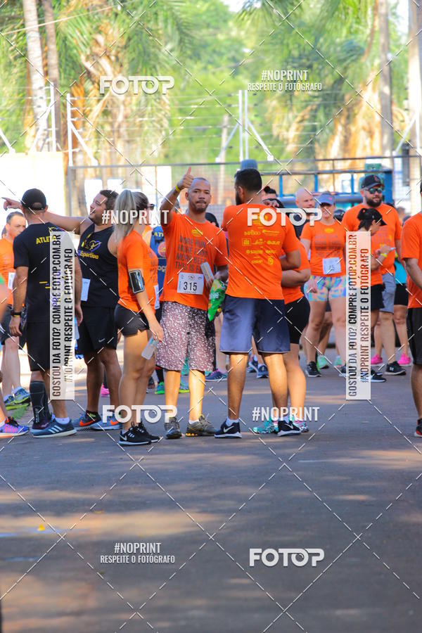 Buy your photos of the event1 Beer Run Expo guas on Fotop