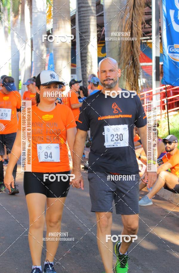 Buy your photos of the event1 Beer Run Expo guas on Fotop