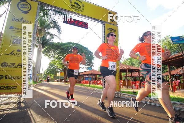 Buy your photos of the event1 Beer Run Expo guas on Fotop