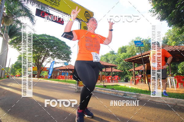 Buy your photos of the event1 Beer Run Expo guas on Fotop
