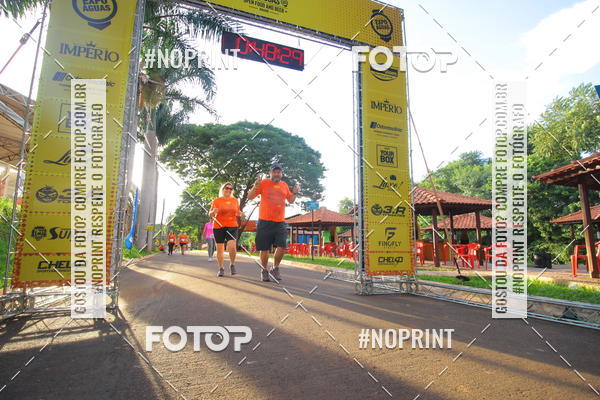 Buy your photos of the event1 Beer Run Expo guas on Fotop