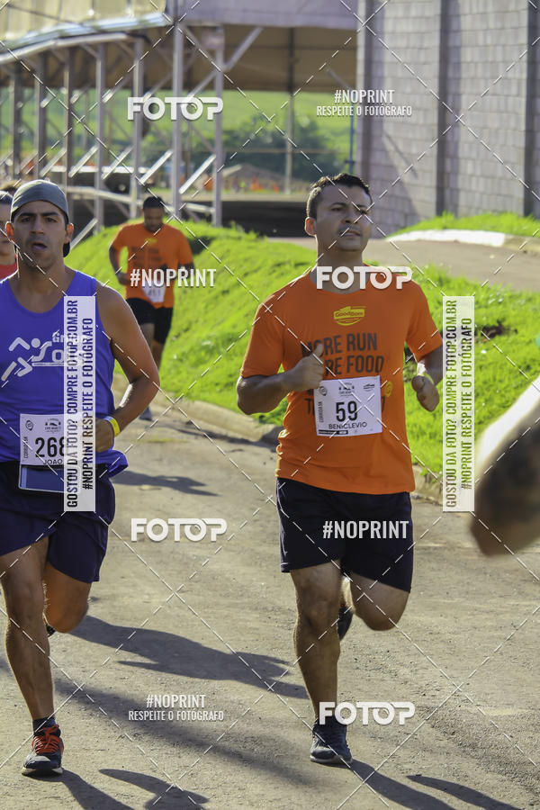 Buy your photos of the event1 Beer Run Expo guas on Fotop