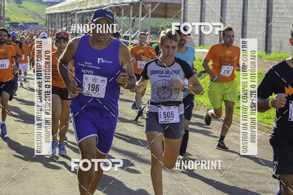 Buy your photos of the event1 Beer Run Expo guas on Fotop