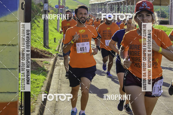Buy your photos of the event1 Beer Run Expo guas on Fotop