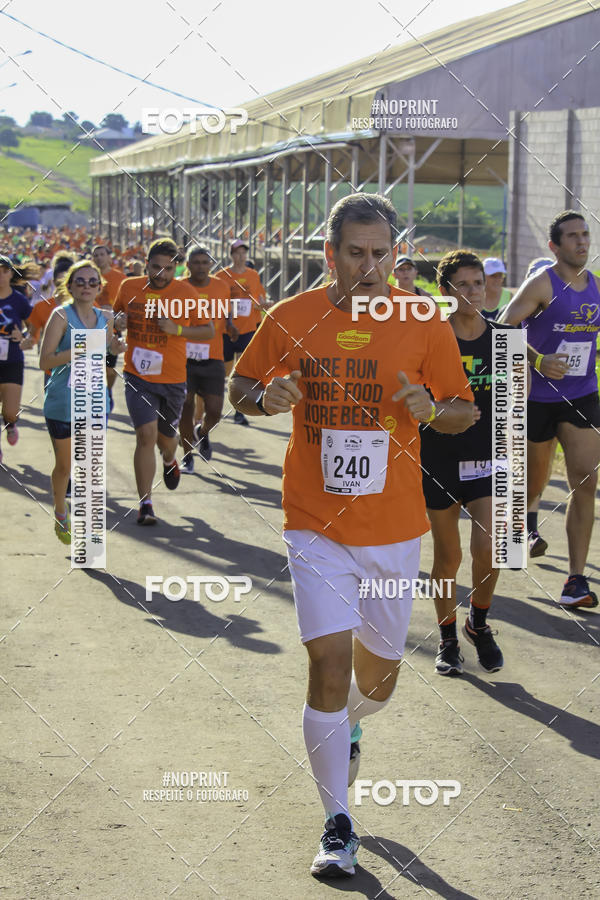 Buy your photos of the event1 Beer Run Expo guas on Fotop