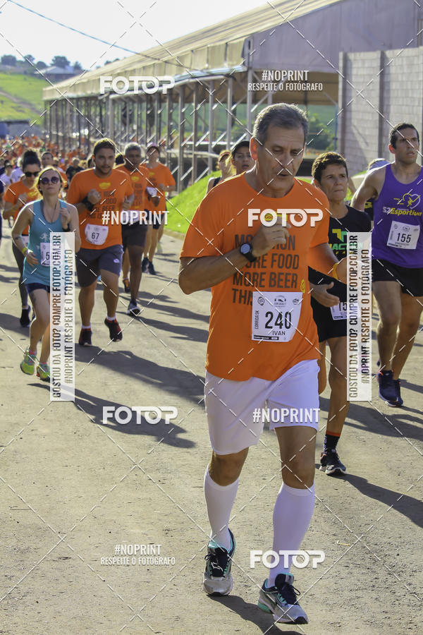 Buy your photos of the event1 Beer Run Expo guas on Fotop