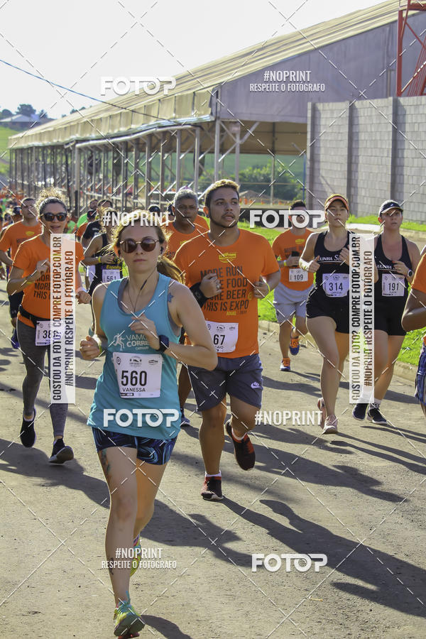 Buy your photos of the event1 Beer Run Expo guas on Fotop