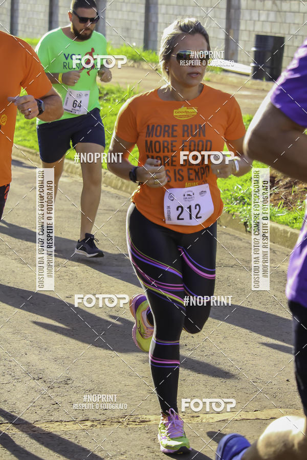 Buy your photos of the event1 Beer Run Expo guas on Fotop