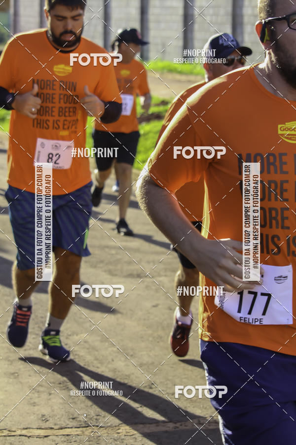 Buy your photos of the event1 Beer Run Expo guas on Fotop