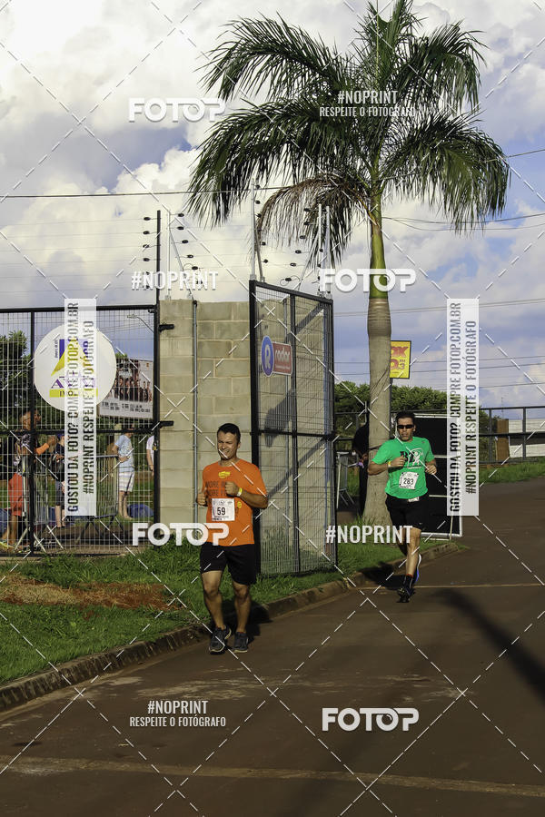 Buy your photos of the event1 Beer Run Expo guas on Fotop