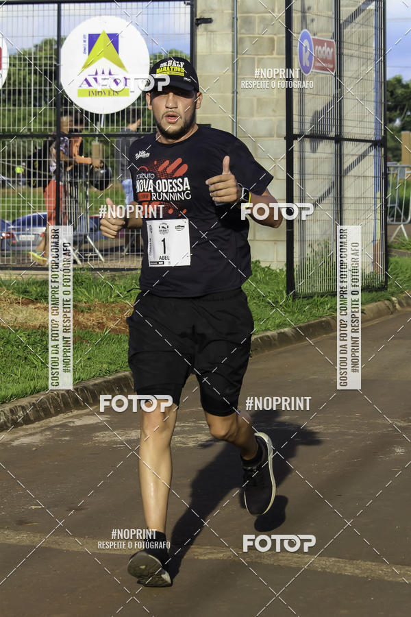 Buy your photos of the event1 Beer Run Expo guas on Fotop