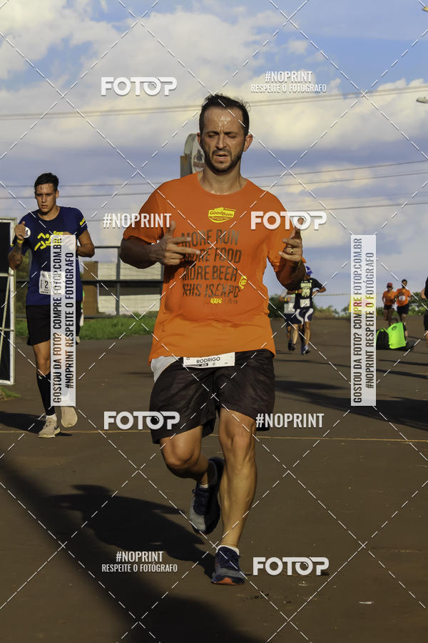 Buy your photos of the event1 Beer Run Expo guas on Fotop