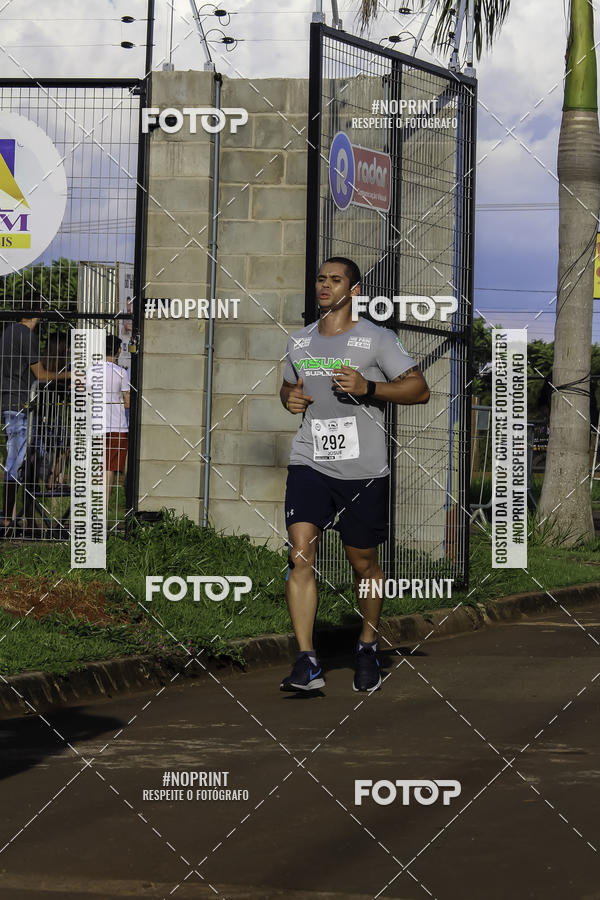Buy your photos of the event1 Beer Run Expo guas on Fotop