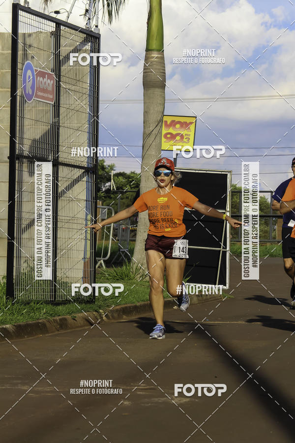 Buy your photos of the event1 Beer Run Expo guas on Fotop