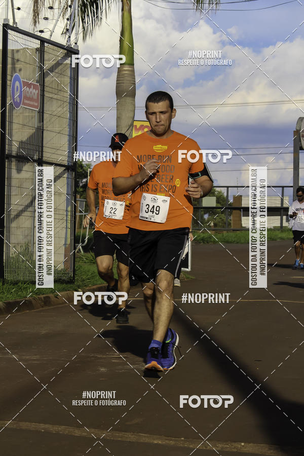 Buy your photos of the event1 Beer Run Expo guas on Fotop