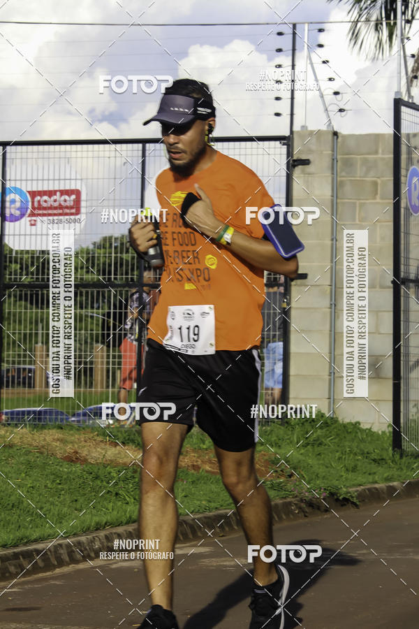 Buy your photos of the event1 Beer Run Expo guas on Fotop