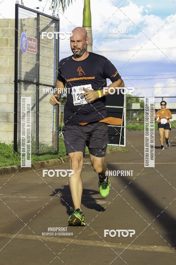 Buy your photos of the event1 Beer Run Expo guas on Fotop