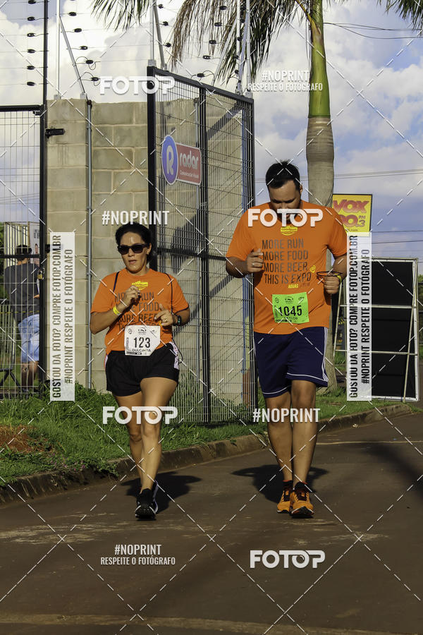 Buy your photos of the event1 Beer Run Expo guas on Fotop