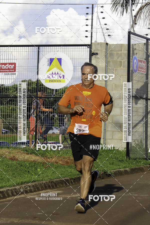 Buy your photos of the event1 Beer Run Expo guas on Fotop