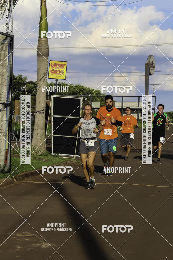 Buy your photos of the event1 Beer Run Expo guas on Fotop