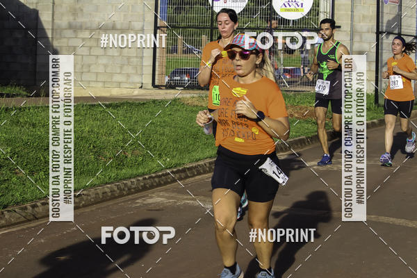 Buy your photos of the event1 Beer Run Expo guas on Fotop