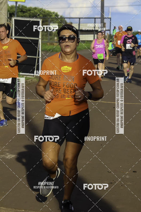 Buy your photos of the event1 Beer Run Expo guas on Fotop