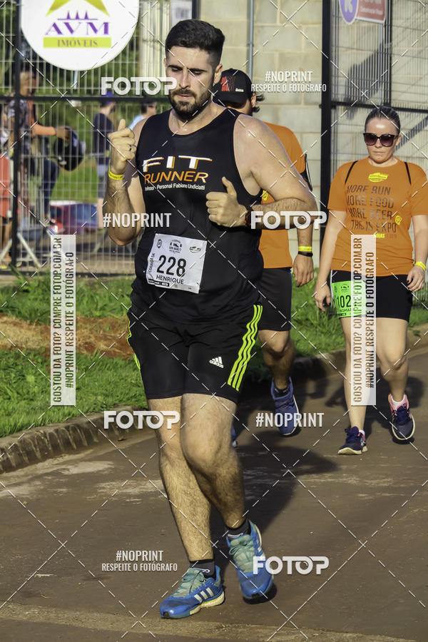 Buy your photos of the event1 Beer Run Expo guas on Fotop
