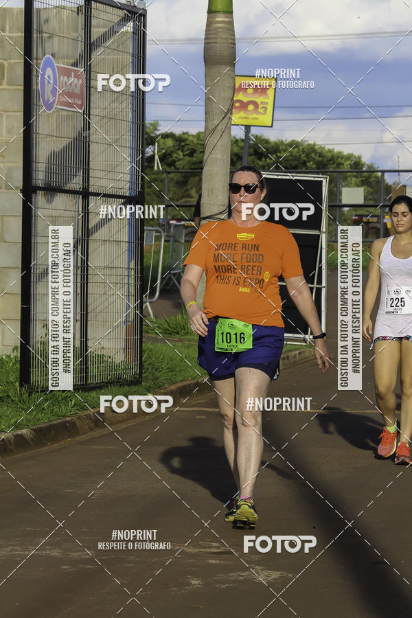 Buy your photos of the event1 Beer Run Expo guas on Fotop