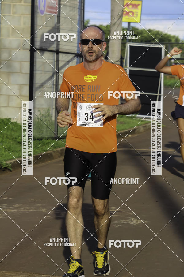 Buy your photos of the event1 Beer Run Expo guas on Fotop