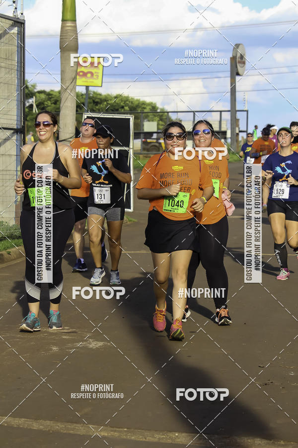 Buy your photos of the event1 Beer Run Expo guas on Fotop