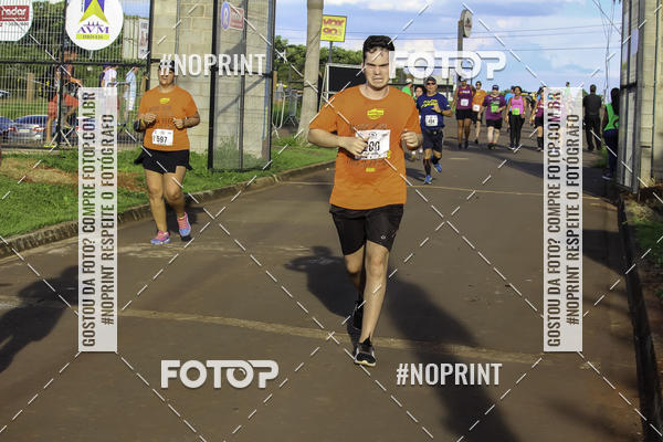 Buy your photos of the event1 Beer Run Expo guas on Fotop