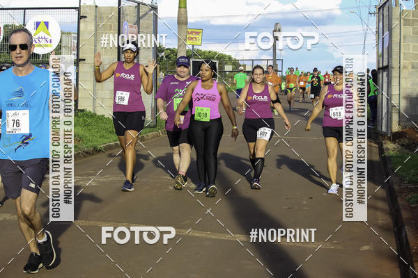 Buy your photos of the event1 Beer Run Expo guas on Fotop