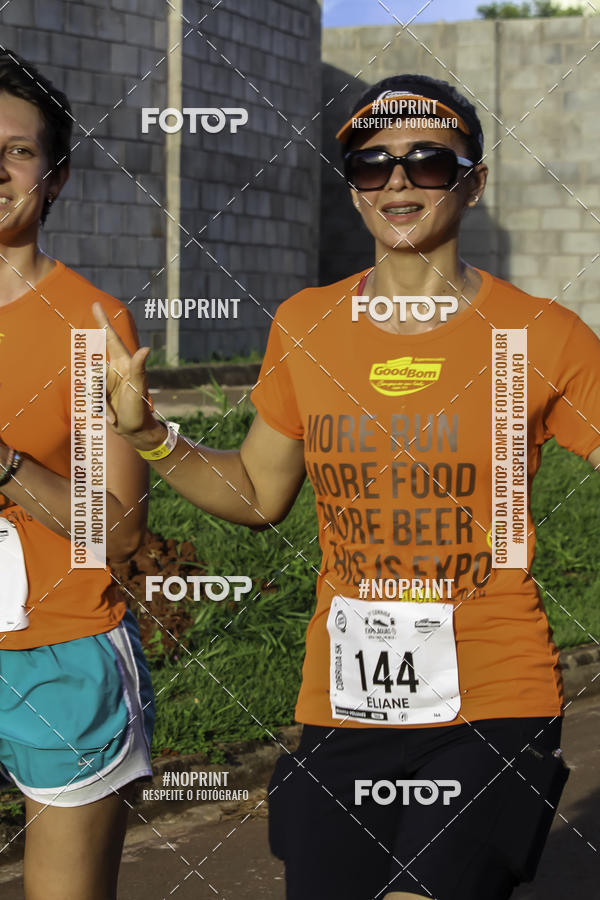 Buy your photos of the event1 Beer Run Expo guas on Fotop