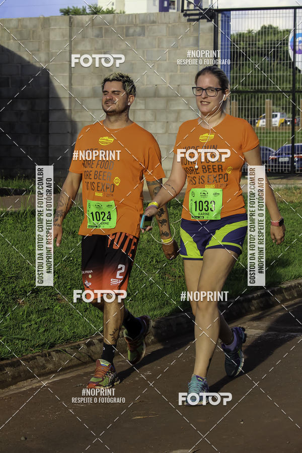 Buy your photos of the event1 Beer Run Expo guas on Fotop