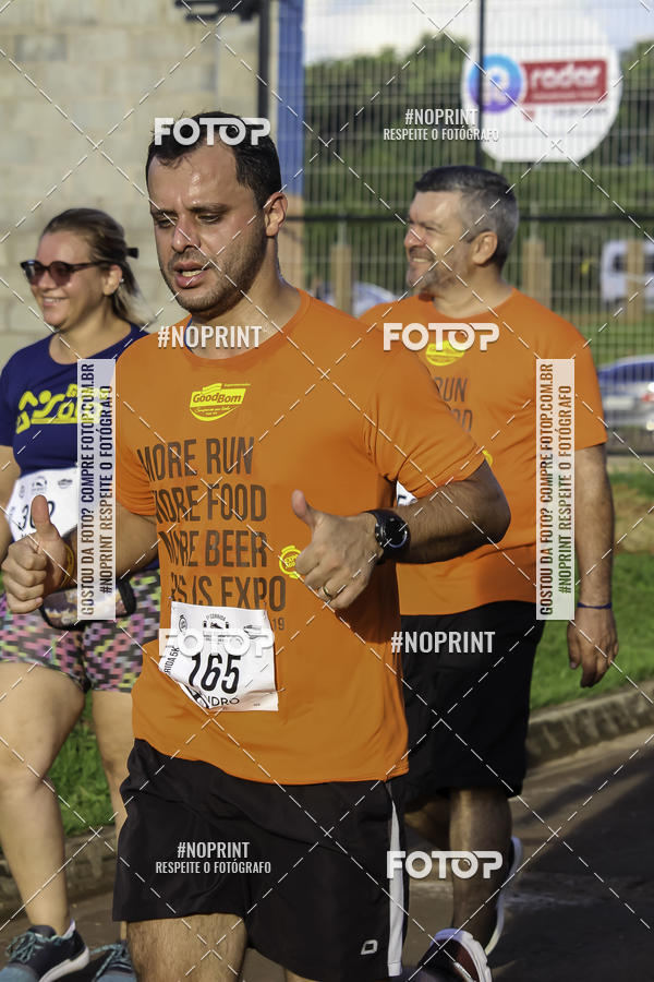 Buy your photos of the event1 Beer Run Expo guas on Fotop