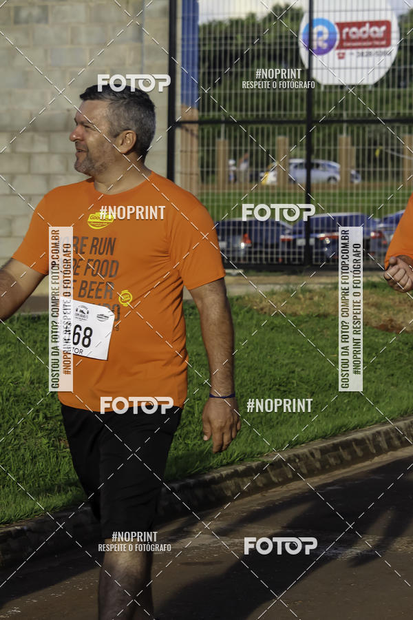 Buy your photos of the event1 Beer Run Expo guas on Fotop